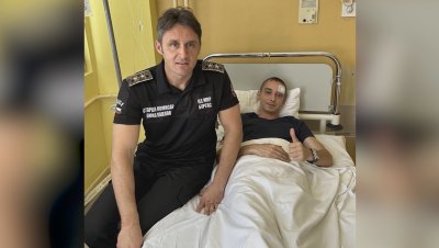 Полицай от Бургас е в болница след среднощна гонка с