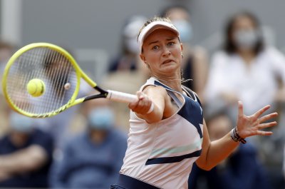 Барбора Крейчикова се класира за четвъртфиналите на турнира по тенис в Бирмингам