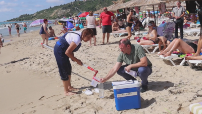 Морската вода на централния плаж в Кранево днес беше обследвана