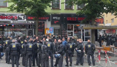Полицията простреля фен на "лалетата" с брадва в Хамбург