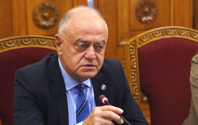Съпредседателят на ПП ДБ Атанас Атанасов попита президента Румен Радев