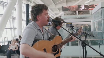 Лондонското летище "Хийтроу" се превърна в музикална сцена