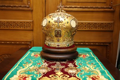 В храм паметника Св Александър Невски започва церемонията по интронизация на