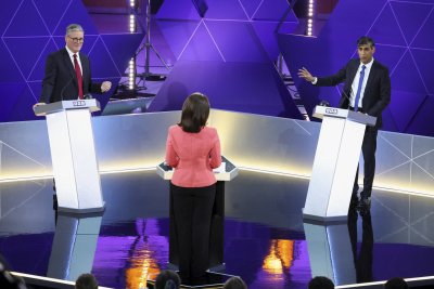 Данъци, имиграция и Брекзит сред темите в последния лидерски дебат преди вота във Великобритания