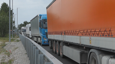 Трафикът през Дунав мост: Отново опашки на граничния пункт при Видин
