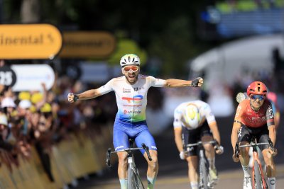 Представителят на домакините Антони Тюржис спечели деветия етап от колоездачната Обиколка на Франция