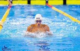 Максим Манолов се класира за финала на 200 метра бруст на европейското по плуване