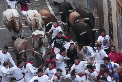 В испанския град Памплона се проведе първото пускане на бикове