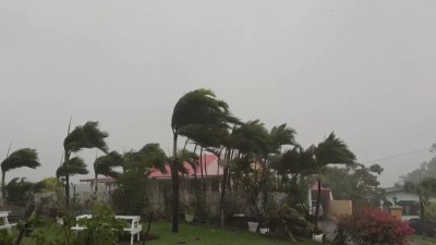 Ураганът Берил връхлетя Карибските острови Стихията е от пета степен