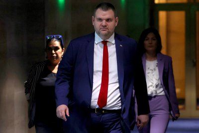 Парламентарната група на ДПС дават изявление след свое заседание ДПС