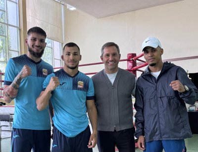 Президентът на Българската федерация по бокс Красимир Инински посети тренировка