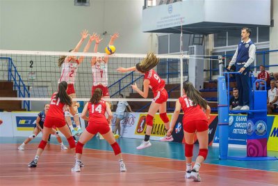 Националният отбор на България за девойки под 18 години остава