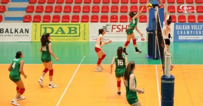 Нова победа за българските националки по волейбол до 18 г. на еврошампионата