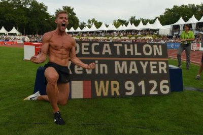 Световният рекордьор в десетобоя Кевин Майер от Франция падна на