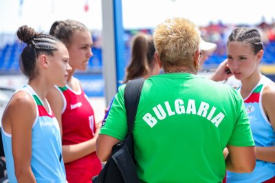 Националният отбор на България за девойки до 16 години записа