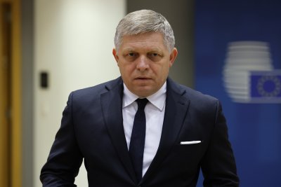 Словашкият премиер се появи публично за първи път след опита за покушение