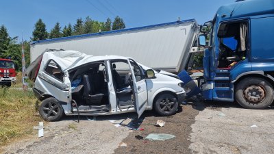 Жена загина след тежка катастрофа на пътя Русе - Варна