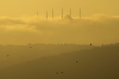 Истанбул е в плен на влажния въздух