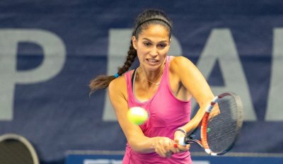 Изабелла Шиникова отпадна на полуфинал на двойки на турнир по тенис в Нидерландия