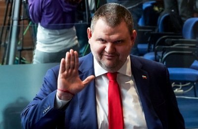 Председателят на ДПС Делян Пеевски отхвърли твърденията на другия председател