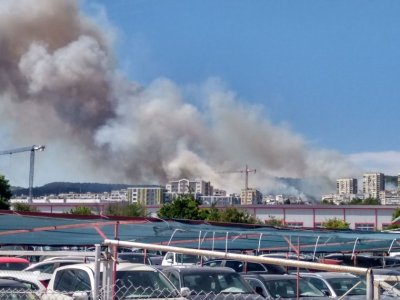 Овладени са пожарите във Владиславово и Сълзица