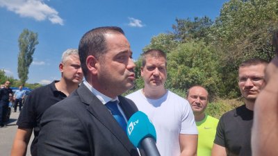 Калин Стоянов от Стара Загора: Чакаме помощ от Чехия и Румъния за овладяване на бедствието