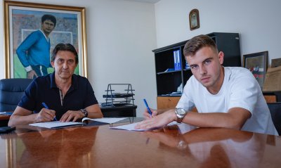 Левски удължи договорите на Антоан Стоянов и Пламен Андреев