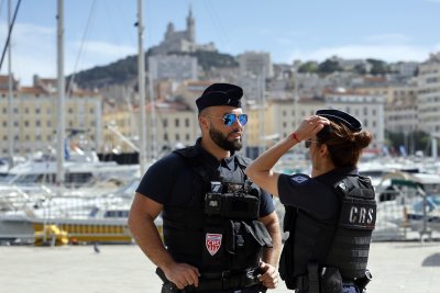 Близо 45 хиляди полицаи ще бъдат ангажирани за опазването на реда по време на церемонията по откриване на Игрите в Париж