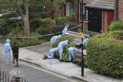 Британските власти арестуваха мъж заради намерени в захвърлени куфари части от човешки тела