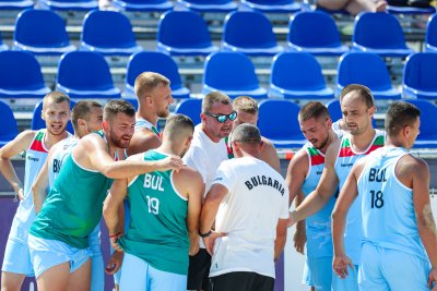 България загуби последния мач от група Б за евроквалификациите по плажен хандбал при мъжете