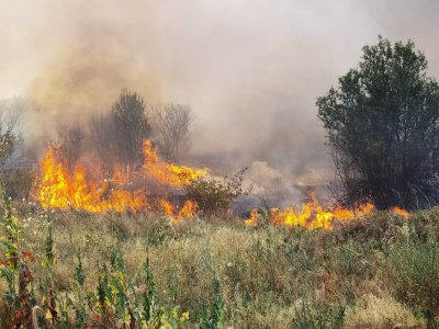 Продължава гасенето на пожарите в Средна гора