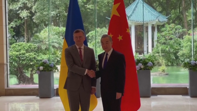 На посещение в Китай външният министър на Украйна Дмитро Кулеба