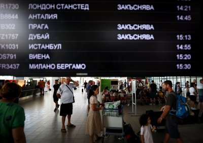 Летище София съобщи за неочакван технически проблем с информационните монитори на двата терминала