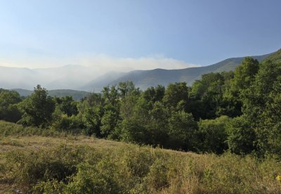 Пожарът от Гърция вече е на километър от българската граница