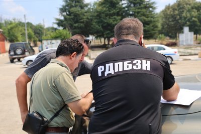 50 доброволци се включиха в потушаването на пожара над Пролом