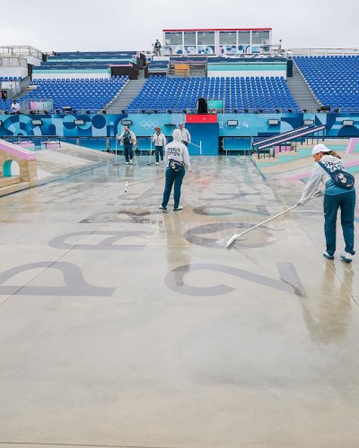 Проливен дъжд отложи състезанията по скейтборд за мъже в Париж