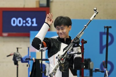 Юйкун Лю спечели олимпийската титла на 50 метра пушка от три положения