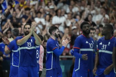 Франция се добра до точка срещу Египет в последната секунда на турнира по хандбал при мъжете