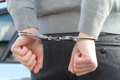 Постоянен арест за младежа, пребил жестоко жена в Перник
