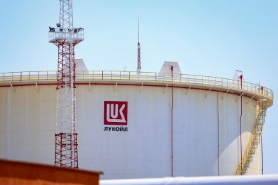 Будапеща: Украйна изнудва Унгария и Словакия чрез блокиране на петролните доставки от "Лукойл"