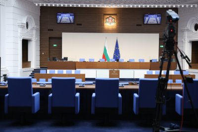 НА ЖИВО: Парламентът изслушва служебния министър на енергетиката за финансовото състояние на „Мини Марица-изток“