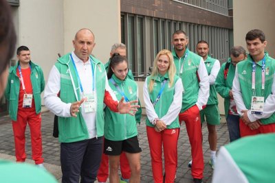 Румен Радев и Стефка Костадинова окуражиха българските спортисти в олимпийското село на Париж (ВИДЕО)