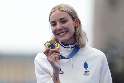 Французойка спечели златния медал в триатлона на Игрите в Париж