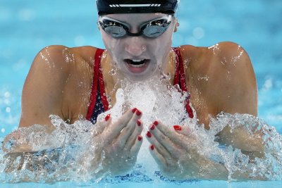 Кейт Дъглас спечели олимпийската титла на 200 метра бруст