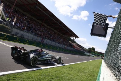 Британският пилот на Мерцедес Джордж Ръсел спечели Гран при на