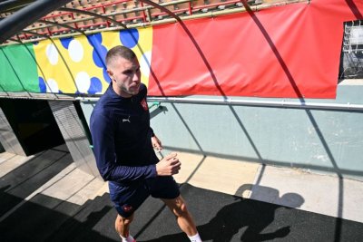 Сръбски национал пристигна в Милано, за да подпише с Милан