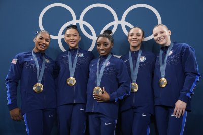 Симон Байлс изведе САЩ до отборната титла в турнира по спортна гимнастика за жени в Париж