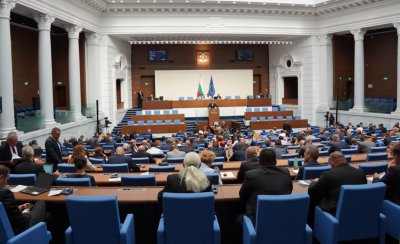 Предварителната програма за работа на депутатите предвижда обсъждането на 10