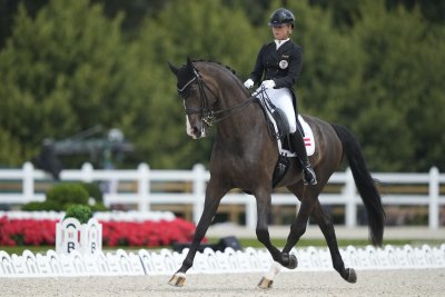 Трета поредна олимпийска титла за Германия в конния спорт