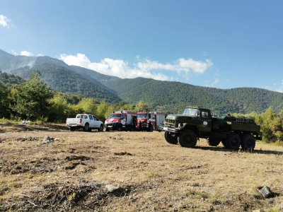 Трета седмица продължава битката с пожара в планината Славянка на